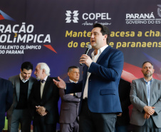 O governador Carlos Massa Ratinho Junior lançou nesta segunda-feira (2), em cerimônia no Palácio Iguaçu, o programa Geração Olímpica, que só neste ano garantirá 1.252 bolsas esportivas nas modalidades olímpicas e paralímpicas para jovens promessas, atletas de renome mundial e técnicos. A Companhia Paranaense de Energia (Copel), patrocinadora da iniciativa, investe R$ 4,75 milhões. É o maior programa de bolsa-atleta do País, em nível estadual.