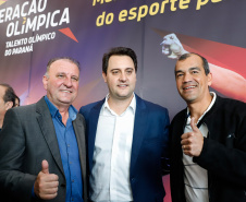 O governador Carlos Massa Ratinho Junior lançou nesta segunda-feira (2), em cerimônia no Palácio Iguaçu, o programa Geração Olímpica, que só neste ano garantirá 1.252 bolsas esportivas nas modalidades olímpicas e paralímpicas para jovens promessas, atletas de renome mundial e técnicos. A Companhia Paranaense de Energia (Copel), patrocinadora da iniciativa, investe R$ 4,75 milhões. É o maior programa de bolsa-atleta do País, em nível estadual.