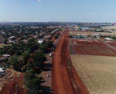 O Governo do Estado está investindo R$ 74,4 milhões em obras de rodovias da região Noroeste. Estão em andamento a duplicação da PR-323, de Paiçandu até Doutor Camargo, e a construção de uma ciclovia no município de Terra Boa, na PR-082. As obras são executadas pelo Departamento de Estradas de Rodagem do Paraná (DER-PR). Foto: Divulgação/DER