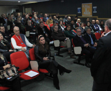 A Coordenação da Região Metropolitana de Curitiba (Comec), o Serviço Social Autônomo Paranacidade, a Cohapar e a Paraná Edificações (Pred), vinculadas à Secretaria do Desenvolvimento Urbano e Obras Públicas, firmaram nesta segunda-feira (2) o Termo de Compromisso com o Conselho Estadual de Desenvolvimento Econômico e Social (Cedes), para a implantação dos Objetivos de Desenvolvimento Sustentável - ODS. Foto: Gustavo Pontes /SEDU