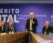 O  vice governador Darci Piana participa nesta segunda-feira (02) da apresentação da consolidação do Inquérito Digital Paraná. Com este sistema, que já foi implantado, todas as etapas dos inquéritos policiais passam a ser digitais, garantindo mais agilidade e economia.   02/09/2019 -Foto: Geraldo Bubniak/AEN