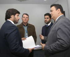 O Governo do Paraná quer melhorar as estruturas do Estado e de municípios para inibir práticas ilegais no serviço público. Nesta desta segunda-feira (02) foi entregue na Assembleia Legislativa o projeto de lei para a criação do Fundo de Combate à Corrupção. A proposta prevê a rastreabilidade dos recursos desde a entrada até sua destinação.Curitiba,02/09/2019 Foto:Jaelson Lucas / AEN