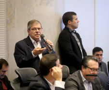 O governador Carlos Massa Ratinho Junior reunido com seu secretariado. N/F: presidente da Cohapar Jorge Calado, apresenta o projeto Viver Mais Parana.Curitiba, 03-09-19.Foto: Arnaldo Alves / ANPr.