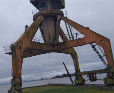 O Porto Barão do Teffé, em Antonina, no Litoral do Paraná, é cenário de uma das cenas do longa-metragem brasileiro Paixões Recorrentes no Atlântico Sul, da diretora Ana Carolina Teixeira Soares. O filme todo está sendo gravado no Litoral, nesta semana. Foto:Divulgação/Portos do Paraná