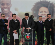 O governador Carlos Massa Ratinho Junior lança nesta terça-feira (03) o Programa de Apoio ao Cooperativismo da Agricultura Familiar no Palácio Iguaçu.   03/09/2019 - Foto: Geraldo Bubniak/AEN