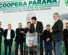 O governador Carlos Massa Ratinho Junior lançou nesta terça-feira (3), no Palácio Iguaçu, o Programa de Apoio ao Cooperativismo da Agricultura Familiar no Paraná - Coopera Paraná