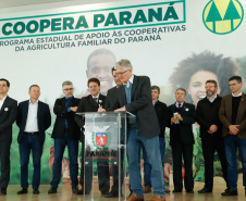 O governador Carlos Massa Ratinho Junior lançou nesta terça-feira (3), no Palácio Iguaçu, o Programa de Apoio ao Cooperativismo da Agricultura Familiar no Paraná - Coopera Paraná