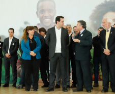 O governador Carlos Massa Ratinho Junior lançou nesta terça-feira (3), no Palácio Iguaçu, o Programa de Apoio ao Cooperativismo da Agricultura Familiar no Paraná - Coopera Paraná