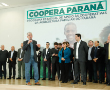 O governador Carlos Massa Ratinho Junior lançou nesta terça-feira (3), no Palácio Iguaçu, o Programa de Apoio ao Cooperativismo da Agricultura Familiar no Paraná - Coopera Paraná