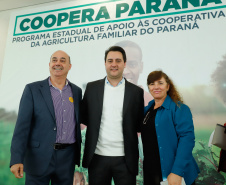 O governador Carlos Massa Ratinho Junior lançou nesta terça-feira (3), no Palácio Iguaçu, o Programa de Apoio ao Cooperativismo da Agricultura Familiar no Paraná - Coopera Paraná