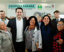 O governador Carlos Massa Ratinho Junior lançou nesta terça-feira (3), no Palácio Iguaçu, o Programa de Apoio ao Cooperativismo da Agricultura Familiar no Paraná - Coopera Paraná