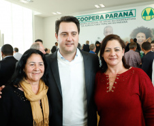 O governador Carlos Massa Ratinho Junior lançou nesta terça-feira (3), no Palácio Iguaçu, o Programa de Apoio ao Cooperativismo da Agricultura Familiar no Paraná - Coopera Paraná