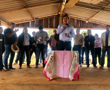 O Instituto de Terras, Cartografia e Geologia do Paraná (ITCG) assinou um Termo de Cooperação para que seja concluído o processo de reforma agrária e regularização fundiária dos assentamentos Norte Sul e Novo Horizonte, entre os municípios de Cafeara e Santo Inácio, no Noroeste do Estado, com anuência da Superintendência do Instituto Nacional de Colonização e Reforma Agrária (Incra). Foto: Divulgação/ITCG