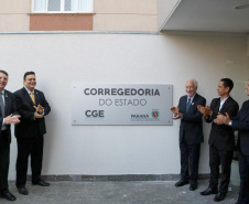 Novos contratos de leniência e a intensificação da fiscalização sobre o serviço público estadual levaram a Controladoria-Geral do Estado a reestruturar a área de corregedoria, com novo espaço e mais servidores.

A inauguração oficial das novas dependências ocorreu nesta quinta-feira (12), com a presença do vice-governador Darci Piana, do controlador-geral do Estado, Raul Siqueira, e funcionários da CGE. Foto: Camila Tonetti/Vice-governadoria