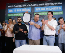 O governador Carlos Massa Ratinho Junior autorizou nesta quinta-feira (12) a liberação de cerca de R$ 20,9 milhões para a ampliação do atendimento da Santa Casa de Paranavaí. Do total, R$ 19,6 milhões são para aquisição de equipamentos para a nova ala do hospital, a Unidade Morumbi. O restante será usado na construção da área que receberá o laboratório de Análises Clínicas do complexo.