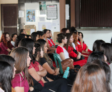 Estudantes de diversas escolas estaduais do Paraná participaram de preparações presenciais para o desafio Change the Game, projeto de programação do Google Play apoiado pela Secretaria de Estado da Educação e do Esporte e exclusivo para garotas. Foto: Divulgação/SEED