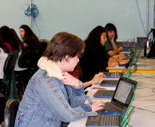 Estudantes de diversas escolas estaduais do Paraná participaram de preparações presenciais para o desafio Change the Game, projeto de programação do Google Play apoiado pela Secretaria de Estado da Educação e do Esporte e exclusivo para garotas. Foto: Divulgação/SEED