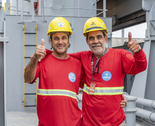 O Porto de Paranaguá lembra nesta sexta-feira (13) o aniversário de 116 de organização da categoria dos estivadores no Paraná. Fundado em 1903, o Sindicato dos Estivadores de Paranaguá (Sindestiva) foi um dos primeiros do país. É a classe de Trabalhador Portuário Avulso (TPA) mais antiga de Paranaguá. Atualmente, são cerca de 1.100 estivadores ativos no porto paranaense.