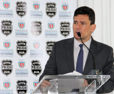 Paraná participa de programa para fortalecer a polícia judiciária.

O vice-governador Darci Piana participou da abertura, junto com o ministro da Justiça, Sérgio Moro, e o secretário da Segurança Pública, Romulo Marinho Soares. O evento terá duração de uma semana e as discussões são direcionadas aos delegados da Polícia Civil do Paraná, a fim de dividir e difundir experiências e boas práticas no combate ao crime organizado, corrupção e lavagem de dinheiro.Foto: Divulgação/SESP