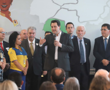 O Governo do Estado e os Correios firmam nesta segunda-feira (16) protocolo de intenções para a implantação do Balcão do Cidadão no Paraná