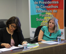 
O Secretário da Segurança Pública do Paraná, Romulo Marinho Soares, abriu, nesta terça-feira (17) o Encontro Nacional do Colegiado de Presidentes dos Conselhos Estaduais de Políticas Públicas sobre Drogas, que pela primeira vez é realizado no Estado. O evento acontece no prédio da Secretaria da Segurança Pública e reúne representantes dos Conselhos de 15 estados. Foto: Divulgação/SESP
