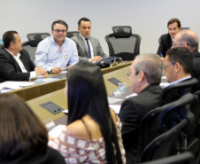 
O Secretário da Segurança Pública do Paraná, Romulo Marinho Soares, abriu, nesta terça-feira (17) o Encontro Nacional do Colegiado de Presidentes dos Conselhos Estaduais de Políticas Públicas sobre Drogas, que pela primeira vez é realizado no Estado. O evento acontece no prédio da Secretaria da Segurança Pública e reúne representantes dos Conselhos de 15 estados. Foto: Divulgação/SESP