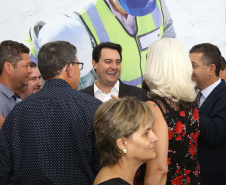 O governador Carlos Massa Ratinho Junior confirmou nesta quarta-feira (18) investimentos do Estado em pacote de obras da área da Segurança Pública. Serão construídas cadeias públicas em Foz do Iguaçu, Londrina, Ponta Grossa e Guaíra e delegacias em Araucária, Almirante Tamandaré e Colombo. A solenidade foi no Palácio Iguaçu, com a presença do secretário da Segurança Pública, Romulo Marinho Soares. Curitiba,18/09/2019 Foto:Jaelson Lucas / AEN