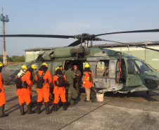 A atuação que os bombeiros paranaenses tiveram na Amazônia, integrando a Operação Verde Brasil, do Ministério da Defesa, será valiosa para os trabalhos no Paraná, em favor da população do Estado. “Nossa experiência na Amazônia nos prepara para o trabalho que faremos no nosso Estado”, avalia o tenente-coronel Fernando Raimundo Schunig, comandante da equipe paranaense e do 3º Comando Regional dos Bombeiros, sediado em Cascavel (Oeste). Foto: Divulgalção/PMPR