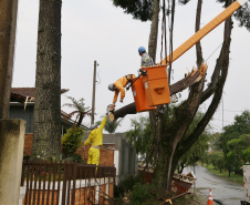 As fortes chuvas que atingiram a metade Leste do Paraná nesta quarta e quinta-feira (18 e 19) afetaram 23.106 pessoas e danificaram 5.505 residências, de acordo o boletim da Coordenadoria Estadual de Proteção e Defesa Civil, atualizado às 14h45 desta sexta-feira (20). As chuvas, granizos e vendavais afetaram 24 municípios da Região Metropolitana de Curitiba, Campos Gerais, Centro e Centro-Sul do Estado. Foto:  José Fernando Ogura/AEN