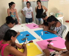 Técnicos da Secretaria de Estado da Justiça, Família e Trabalho estão percorrendo o Estado para capacitar e monitorar os visitadores e supervisores do programa Criança Feliz, que já está funcionando regularmente em 36 municípios paranaenses.Foto: Divulgação/SEJUF