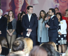 O governador Carlos Massa Ratinho Junior apresentou nesta terça-feira (24), no Palácio Iguaçu, em Curitiba, o Programa Banco da Mulher Paranaense. Participaram: vice-governador, Darci Piana; secretários:da Fazenda, Renê Garcia Junior; Chefe da Casa Civil, Guto Silva; presidente da Fomento Paraná, Heraldo Alves das Neves; deputados; entre outros. N/F: presidente da Fomento Paraná, Heraldo Alves das Neves.Curitiba, 24-09-19.Foto: Arnaldo Alves / AEN.