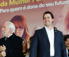 O governador Carlos Massa Ratinho Junior apresentou nesta terça-feira (24) o programa Banco da Mulher Paranaense, iniciativa do Governo do Estado para incentivar o empreendedorismo feminino em todos os setores econômicos, visando gerar mais emprego e renda no Estado.