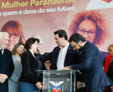 O governador Carlos Massa Ratinho Junior apresentou nesta terça-feira (24) o programa Banco da Mulher Paranaense, iniciativa do Governo do Estado para incentivar o empreendedorismo feminino em todos os setores econômicos, visando gerar mais emprego e renda no Estado.