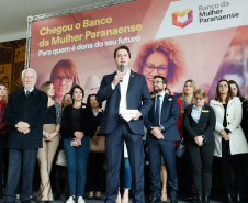 O governador Carlos Massa Ratinho Junior apresentou nesta terça-feira (24) o programa Banco da Mulher Paranaense, iniciativa do Governo do Estado para incentivar o empreendedorismo feminino em todos os setores econômicos, visando gerar mais emprego e renda no Estado.