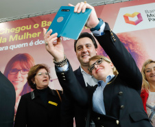 O governador Carlos Massa Ratinho Junior apresentou nesta terça-feira (24) o programa Banco da Mulher Paranaense, iniciativa do Governo do Estado para incentivar o empreendedorismo feminino em todos os setores econômicos, visando gerar mais emprego e renda no Estado.