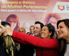 O governador Carlos Massa Ratinho Junior apresentou nesta terça-feira (24) o programa Banco da Mulher Paranaense, iniciativa do Governo do Estado para incentivar o empreendedorismo feminino em todos os setores econômicos, visando gerar mais emprego e renda no Estado.