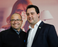 O governador Carlos Massa Ratinho Junior apresentou nesta terça-feira (24) o programa Banco da Mulher Paranaense, iniciativa do Governo do Estado para incentivar o empreendedorismo feminino em todos os setores econômicos, visando gerar mais emprego e renda no Estado.