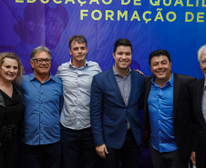O Governo do Paraná deu início nesta quarta-feira (25) ao processo de implantação do Colégio da Polícia Militar de Pato Branco, que vai ocupar a estrutura do atual Colégio Estadual La Salle
