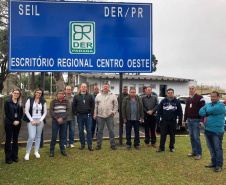 Servidores prestes a se aposentar no Departamento de Estradas de Rodagem (DER) tiveram a oportunidade nunca antes dada pela administração estadual. Eles e todos que trabalham nas unidades do Paraná participaram da primeira fase da implantação do Programa de Integração e Compliance, desenvolvido pela Controladoria-Geral do Estado, que consiste em entrevistas para mapeamento de riscos ao serviço público. Foto: Divulgação/CGE