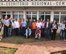 Servidores prestes a se aposentar no Departamento de Estradas de Rodagem (DER) tiveram a oportunidade nunca antes dada pela administração estadual. Eles e todos que trabalham nas unidades do Paraná participaram da primeira fase da implantação do Programa de Integração e Compliance, desenvolvido pela Controladoria-Geral do Estado, que consiste em entrevistas para mapeamento de riscos ao serviço público. Foto: Divulgação/CGE