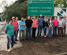 Servidores prestes a se aposentar no Departamento de Estradas de Rodagem (DER) tiveram a oportunidade nunca antes dada pela administração estadual. Eles e todos que trabalham nas unidades do Paraná participaram da primeira fase da implantação do Programa de Integração e Compliance, desenvolvido pela Controladoria-Geral do Estado, que consiste em entrevistas para mapeamento de riscos ao serviço público. Foto: Divulgação/CGE