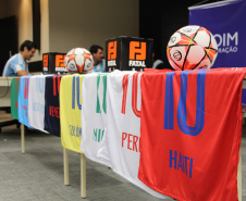 A etapa paranaense da Copa do Mundo dos Refugiados e Migrantes 2019 foi lançada oficialmente nesta sexta-feira (27), no Palácio das Araucárias, em Curitiba. O evento é promovido pela ONG África do Coração, com apoio institucional do Governo do Paraná, por meio da Secretaria da Justiça, Família e Trabalho; da Agência da ONU para Refugiados (Acnur) e da Organização Internacional para as Migrações (OIM).  Foto: Divulgação/SEJUF