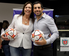 A etapa paranaense da Copa do Mundo dos Refugiados e Migrantes 2019 foi lançada oficialmente nesta sexta-feira (27), no Palácio das Araucárias, em Curitiba. O evento é promovido pela ONG África do Coração, com apoio institucional do Governo do Paraná, por meio da Secretaria da Justiça, Família e Trabalho; da Agência da ONU para Refugiados (Acnur) e da Organização Internacional para as Migrações (OIM).  Foto: Divulgação/SEJUF