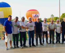 Foz do Iguaçu, no Oeste do Paraná, foi palco do espetáculo de música, luzes e cores neste sábado (28) durante a abertura oficial da 3ª etapa dos Jogos de Aventura e Natureza, que acontece até o próximo fim de semana na região dos municípios lindeiros. Cerca de 10 mil pessoas participaram. Foto: Beto Pacheco