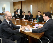 Governador Carlos Massa Ratinho Junior recebe o embaixador da Finlândia, Jouko Leinonen. Curitiba,01/10/2019 Foto:Jaelson Lucas / AEN