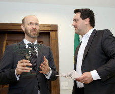 Governador Carlos Massa Ratinho Junior recebe o embaixador da Finlândia, Jouko Leinonen. Curitiba,01/10/2019 Foto:Jaelson Lucas / AEN