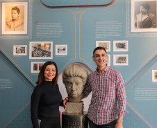Diretores Cristiano André Gonçalves e Valéria Meller Pereira da Silva.  Obras de melhoria no Colégio Estadual Júlia Wanderley no Batel em Curitiba. 30/09/2019  -  Foto: Geraldo Bubniak/AEN