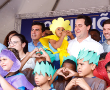 Londrina e outros sete municípios do Norte do Paraná terão R$ 29,8 milhões para fazer investimentos em escolas, ruas, centro cultural e compra de equipamentos. O governador Carlos Massa Ratinho Junior esteve nesta quinta-feira (03) em Londrina, onde recebeu os prefeitos e autorizou as licitações e homologações dos projetos.