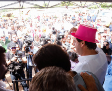 Londrina e outros sete municípios do Norte do Paraná terão R$ 29,8 milhões para fazer investimentos em escolas, ruas, centro cultural e compra de equipamentos. O governador Carlos Massa Ratinho Junior esteve nesta quinta-feira (03) em Londrina, onde recebeu os prefeitos e autorizou as licitações e homologações dos projetos.