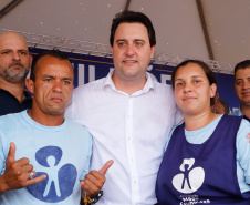 Londrina e outros sete municípios do Norte do Paraná terão R$ 29,8 milhões para fazer investimentos em escolas, ruas, centro cultural e compra de equipamentos. O governador Carlos Massa Ratinho Junior esteve nesta quinta-feira (03) em Londrina, onde recebeu os prefeitos e autorizou as licitações e homologações dos projetos.